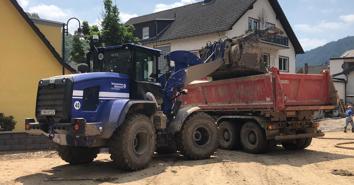 Aufräumarbeiten in Dernau